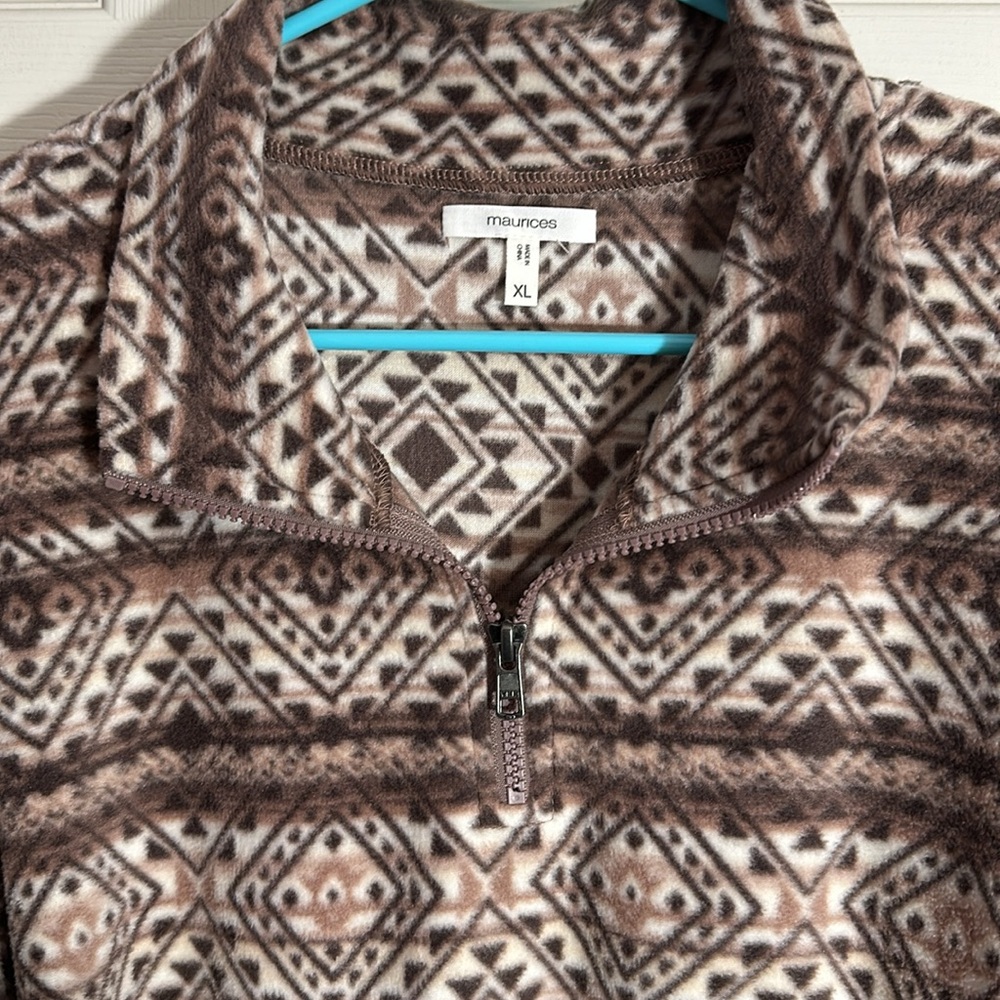 Maurice’s Fleece - Picture 4 of 5